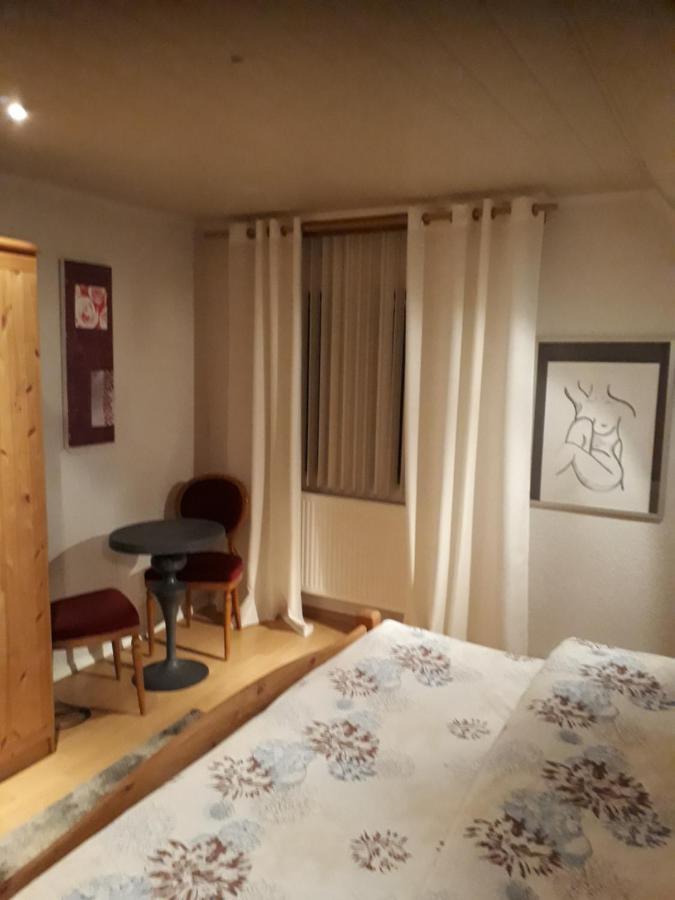 Weisseshaus 1 Hotel Бланкенхайм Екстериор снимка