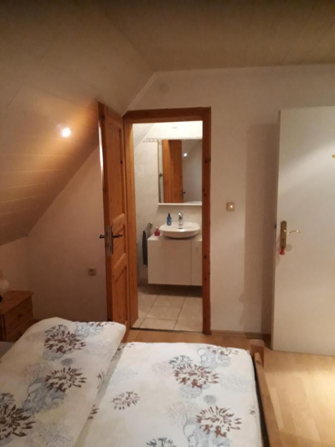 Weisseshaus 1 Hotel Бланкенхайм Екстериор снимка